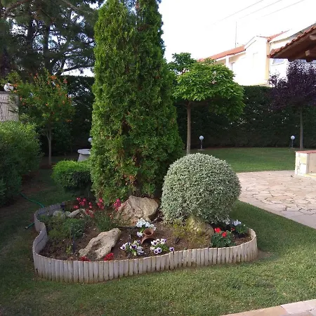 Traditional Estate Heated Pool & Garden, 5 Bedrooms * Metokhion Patriotikon