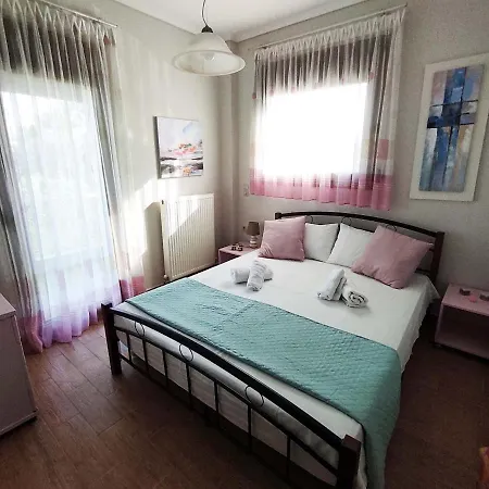 Дом отдыха Traditional Estate Heated Pool & Garden, 5 Bedrooms *