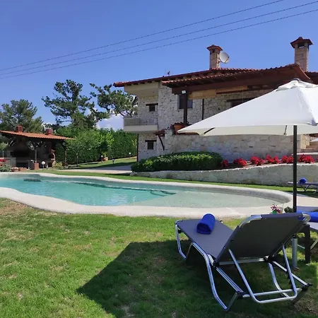 Traditional Estate Heated Pool & Garden, 5 Bedrooms Дом отдыха Metokhion Patriotikon