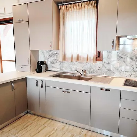 Traditional Estate Heated Pool & Garden, 5 Bedrooms Дом отдыха Metokhion Patriotikon