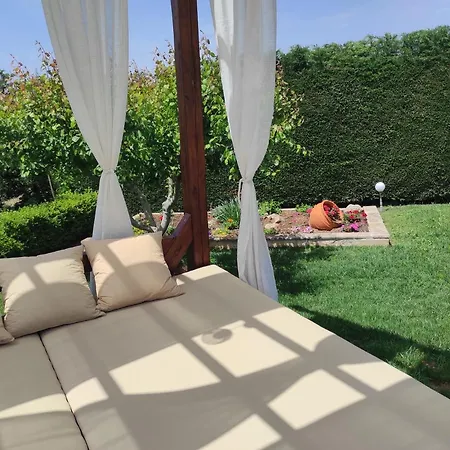 Traditional Estate Heated Pool & Garden, 5 Bedrooms * Metokhion Patriotikon