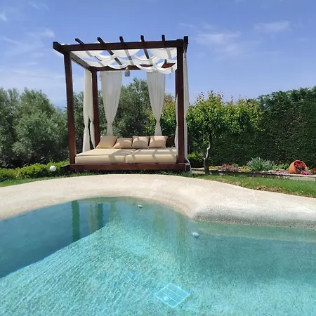 Дом отдыха Traditional Estate Heated Pool & Garden, 5 Bedrooms Metokhion Patriotikon