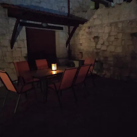Дом отдыха Traditional Estate Heated Pool & Garden, 5 Bedrooms Metokhion Patriotikon