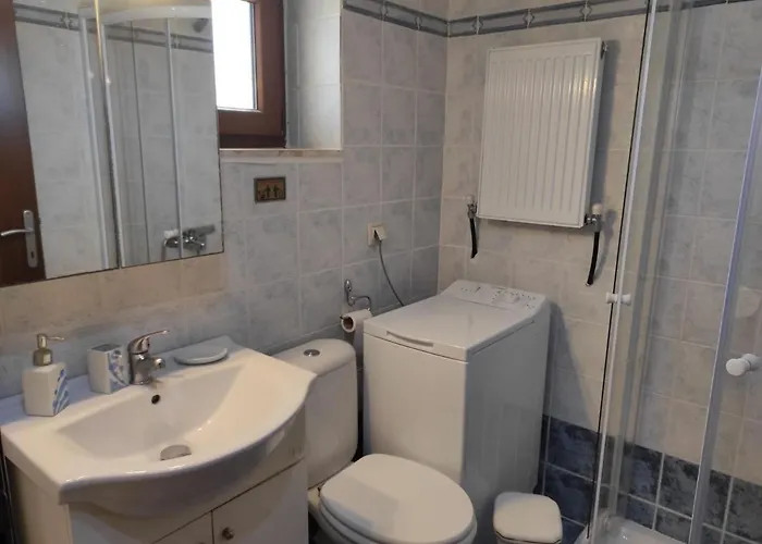 Traditional Estate Heated Pool & Garden, 5 Bedrooms Feriehus