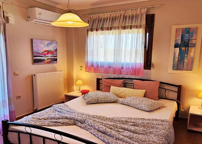 Feriehus Traditional Estate Heated Pool & Garden, 5 Bedrooms Metokhion Patriotikon