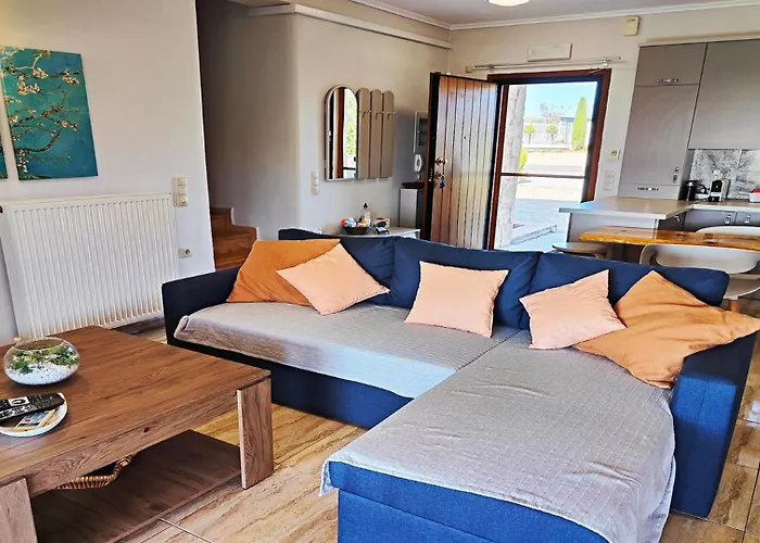 Feriehus Traditional Estate Heated Pool & Garden, 5 Bedrooms Metokhion Patriotikon