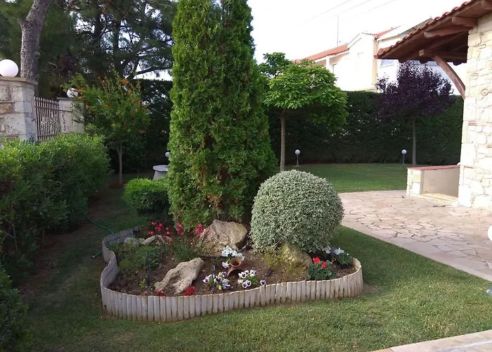 Traditional Estate Heated Pool & Garden, 5 Bedrooms * Metokhion Patriotikon