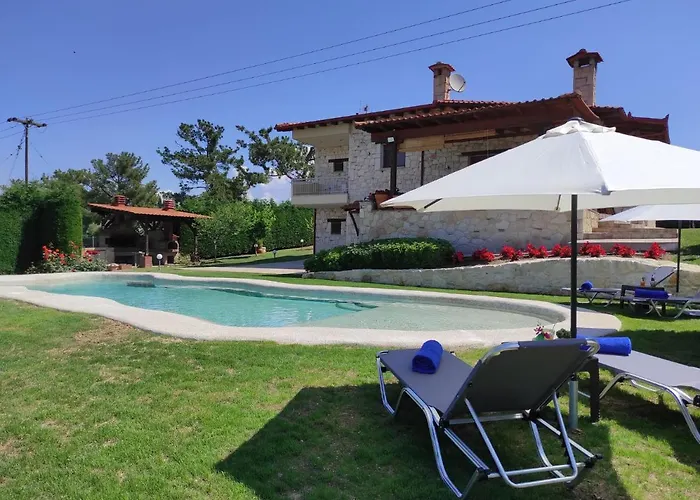 Traditional Estate Heated Pool & Garden, 5 Bedrooms Casa de Férias Metokhion Patriotikon