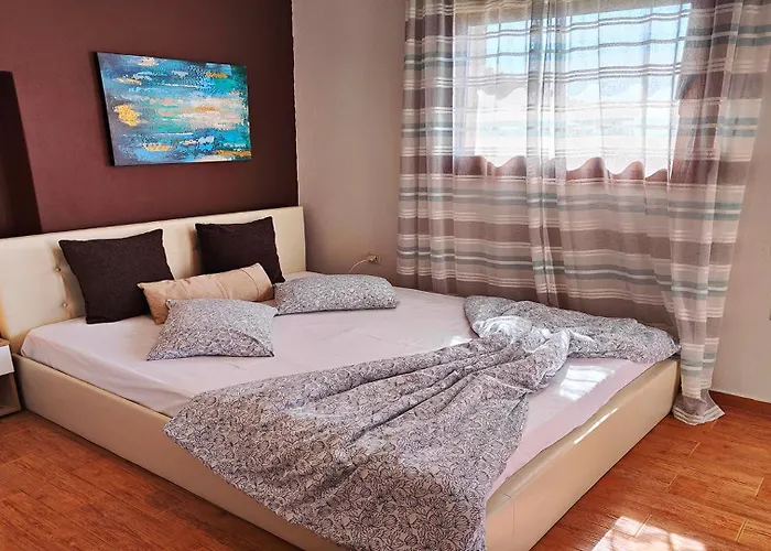 Traditional Estate Heated Pool & Garden, 5 Bedrooms * Metokhion Patriotikon