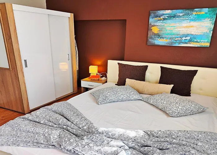 Traditional Estate Heated Pool & Garden, 5 Bedrooms Metokhion Patriotikon