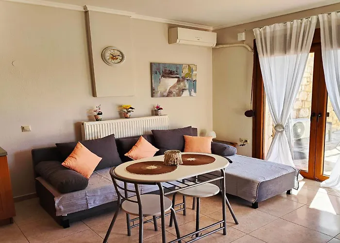 Casa de Férias Traditional Estate Heated Pool & Garden, 5 Bedrooms Metokhion Patriotikon